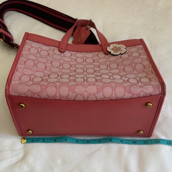 Coach Restored Field Tote 30 In Signature Jacquard EUC - Picture 15 of 17